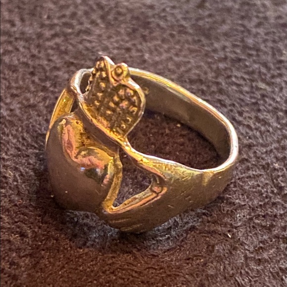Irish Claddagh Ring - Picture 3 of 6